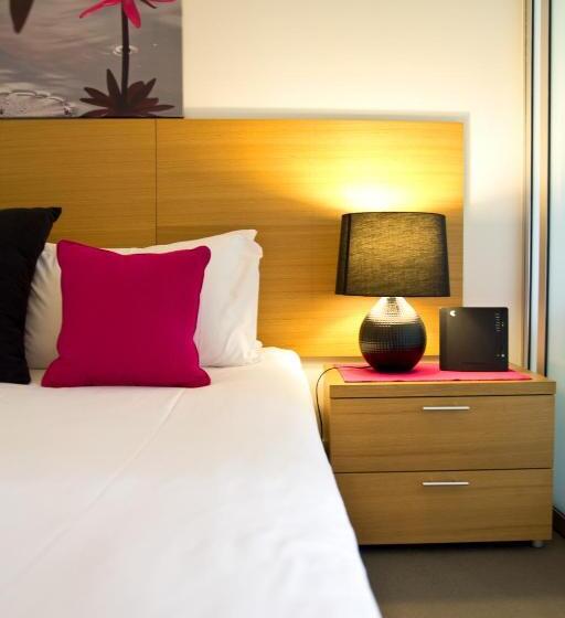 דירת חדר נוף לגינה, Cairns Private Apartments