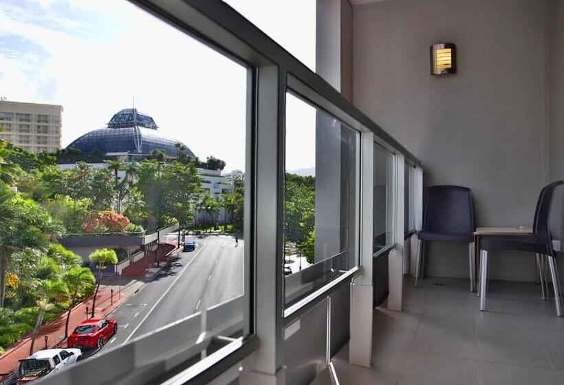 דירת חדר נוף לגינה, Cairns Private Apartments