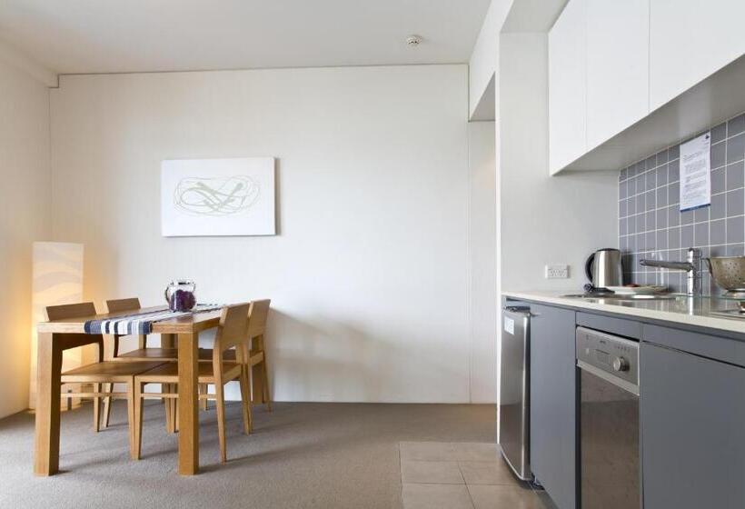 דירת חדר נוף לגינה, Cairns Private Apartments