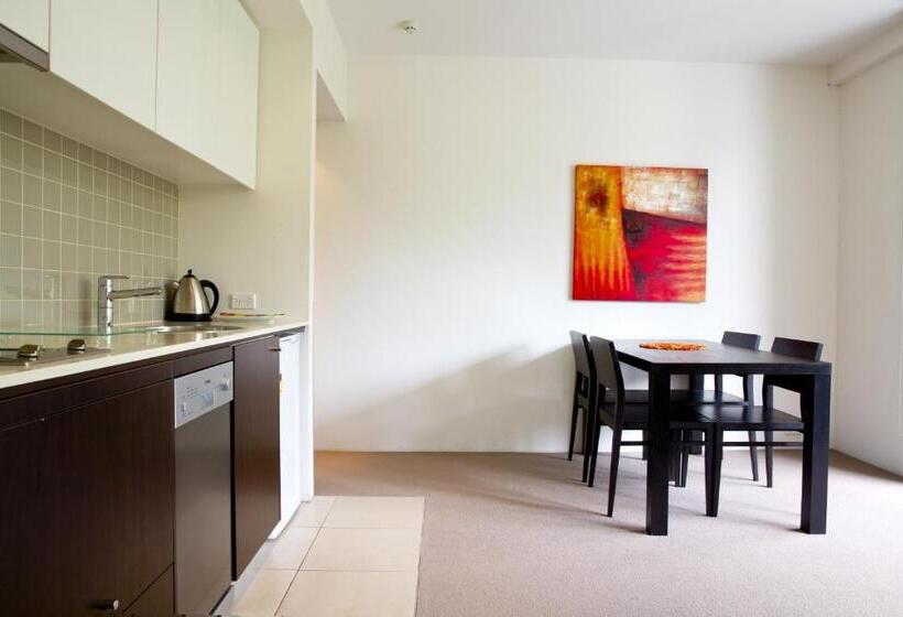 דירת חדר נוף לגינה, Cairns Private Apartments