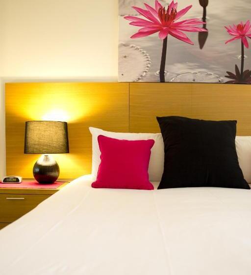 דירת חדר נוף לגינה, Cairns Private Apartments