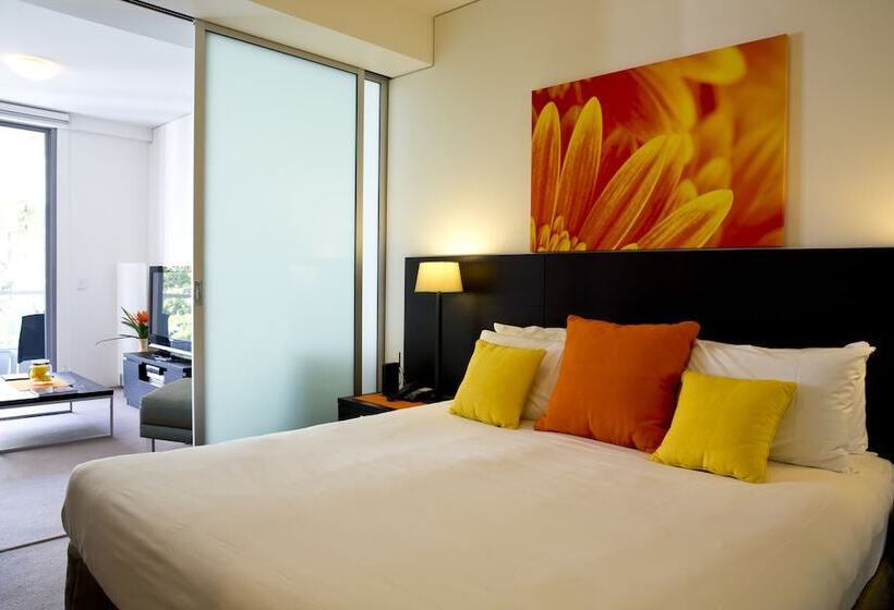 דירת חדר נוף לגינה, Cairns Private Apartments