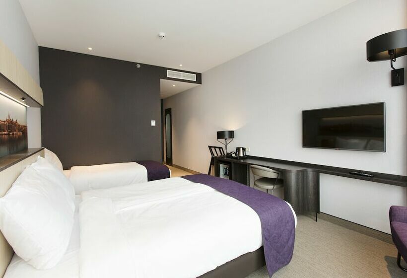 غرفة قياسية ثلاثية, Corendon Amsterdam Newwest, A Tribute Portfolio