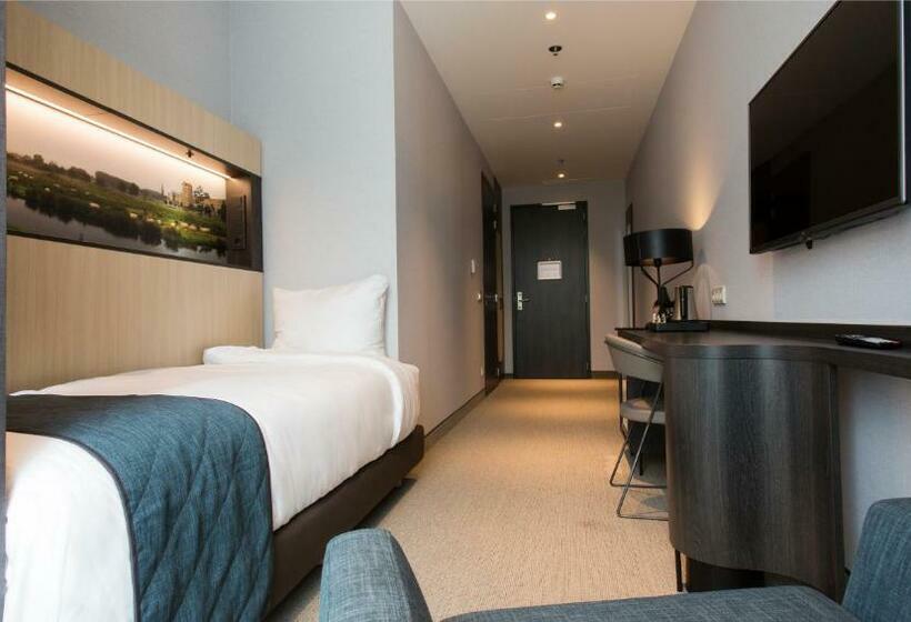 Standard Single Room, Corendon Amsterdam Newwest, A Tribute Portfolio