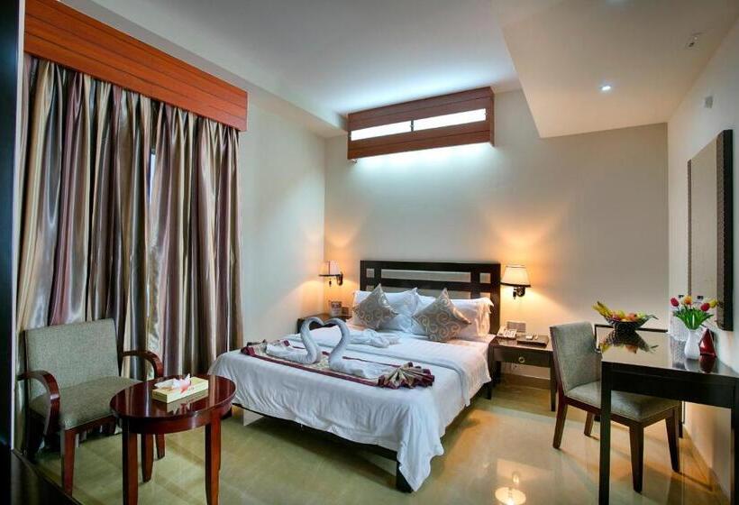 اتاق لوکس با تخت بزرگ, Fars Hotel & Resorts   Bar Buffet Pool Spa