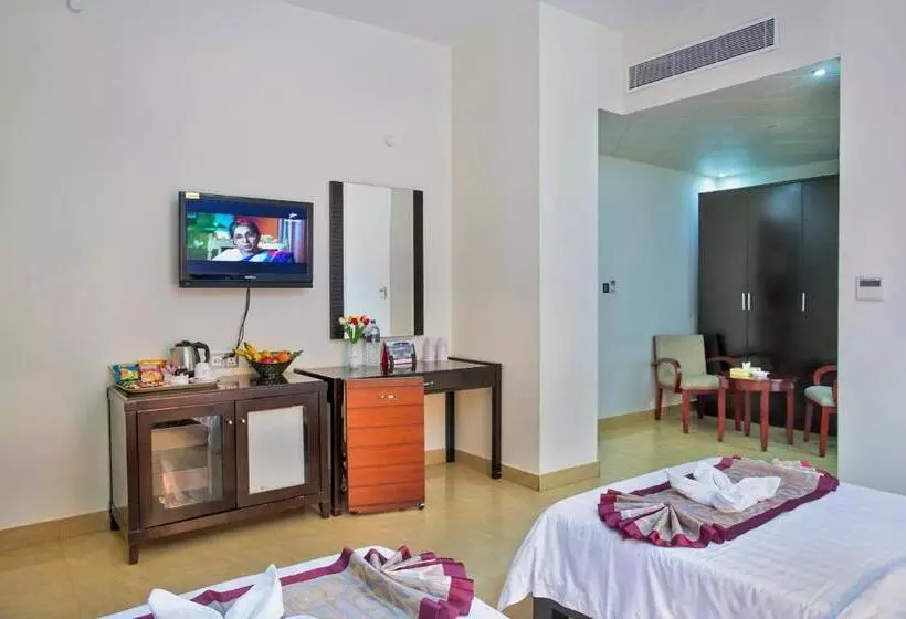 اتاق لوکس, Fars Hotel & Resorts   Bar Buffet Pool Spa