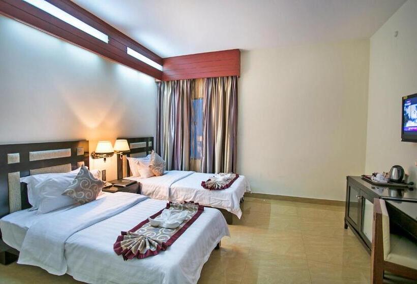 اتاق لوکس, Fars Hotel & Resorts   Bar Buffet Pool Spa