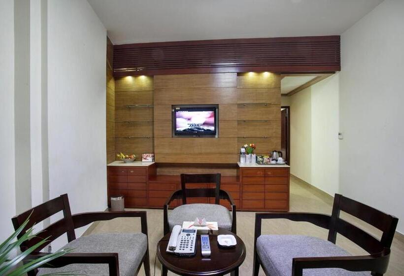 سوییت خانوادگی, Fars Hotel & Resorts   Bar Buffet Pool Spa