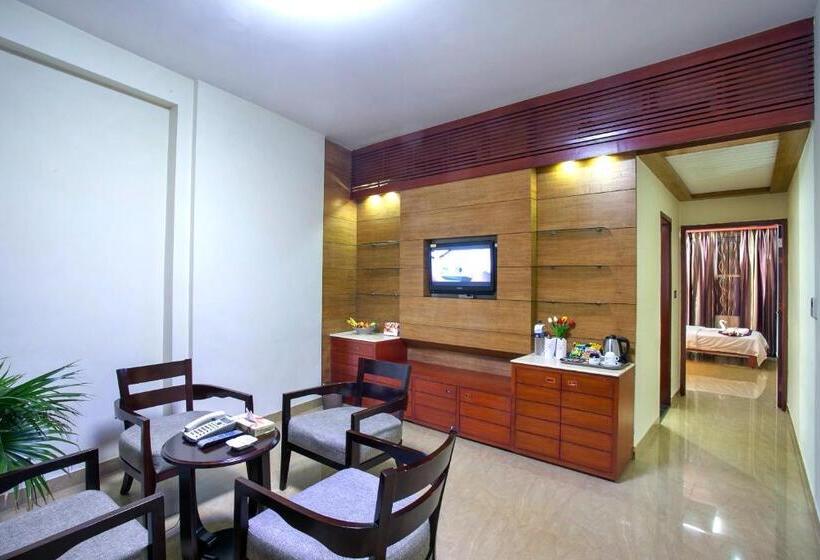 سوییت خانوادگی, Fars Hotel & Resorts   Bar Buffet Pool Spa