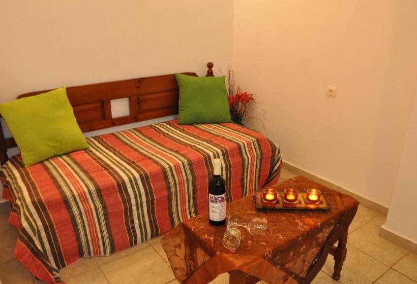 شقة غرفة واحدة, Haris Apartments