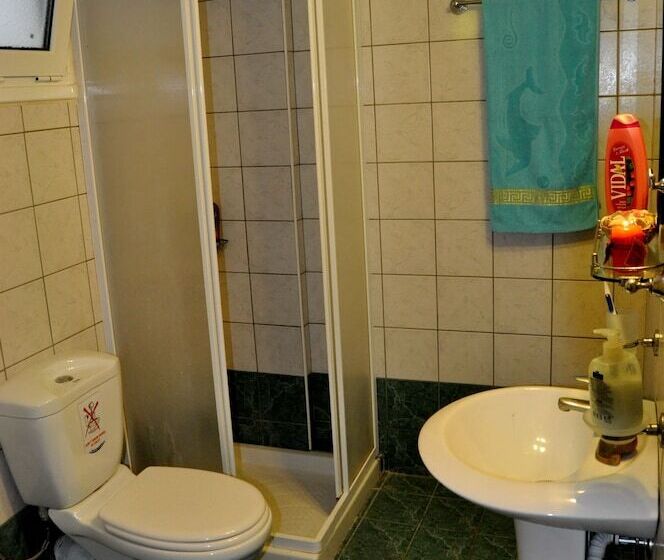 إستوديو قياسى, Haris Apartments