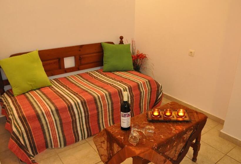 شقة غرفة واحدة, Haris Apartments