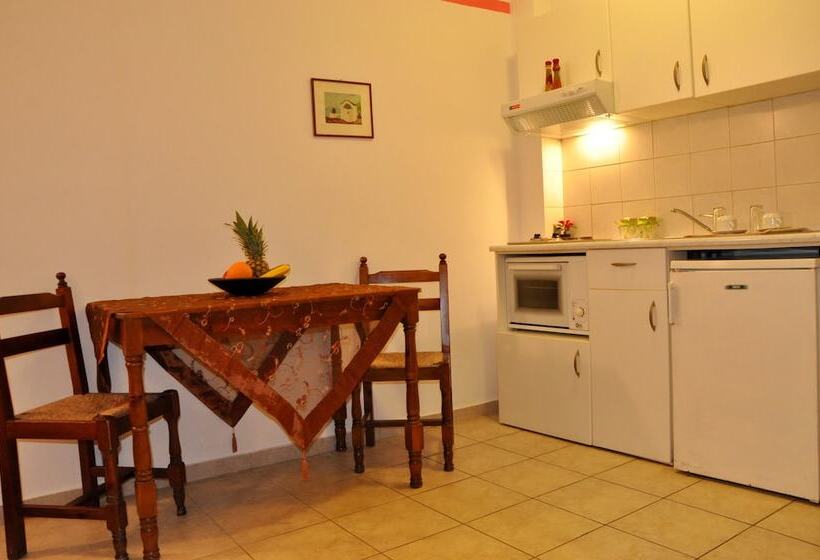 شقة غرفة واحدة, Haris Apartments