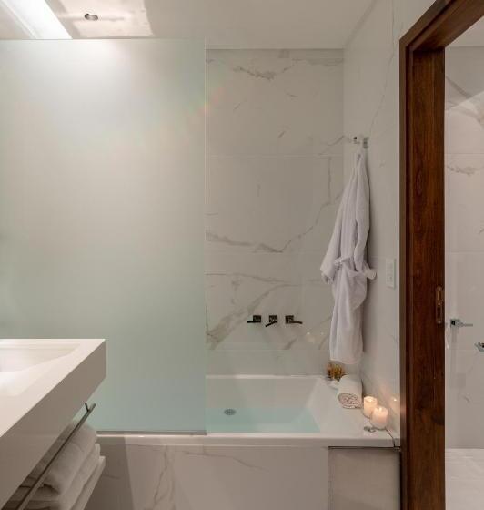 Люкс, 15 De Mayo