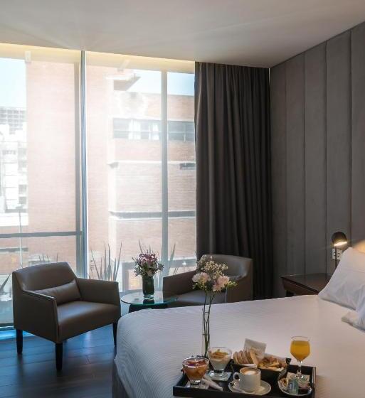 Люкс, 15 De Mayo