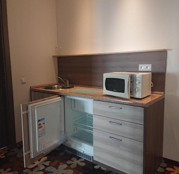 سوییت لوکس, Algiro