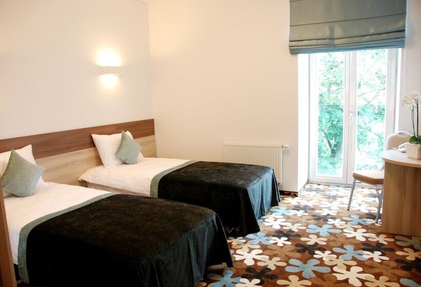 اتاق استاندارد, Algiro