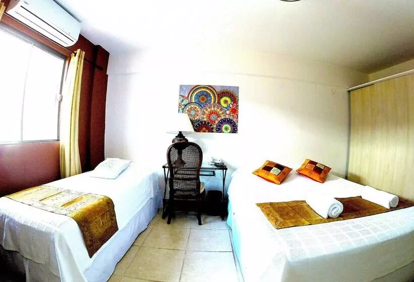 اتاق استاندارد سه نفره, Arthaus Boutique