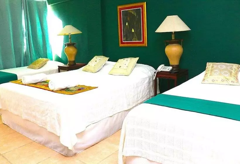 اتاق لوکس چهار تخته, Arthaus Boutique