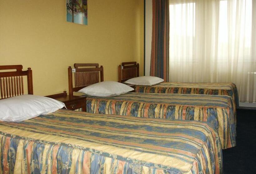 חדר סטנדרט לשלושה, Astra