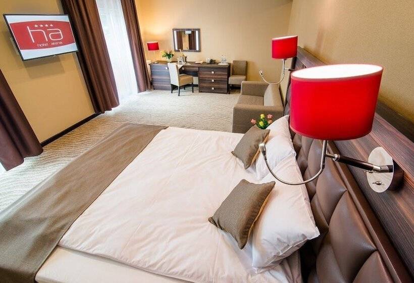 이그제큐티브 룸, Atena