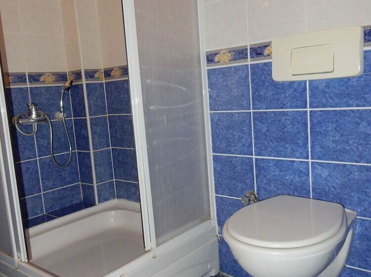 스탠다드 트리플 룸, Aysev