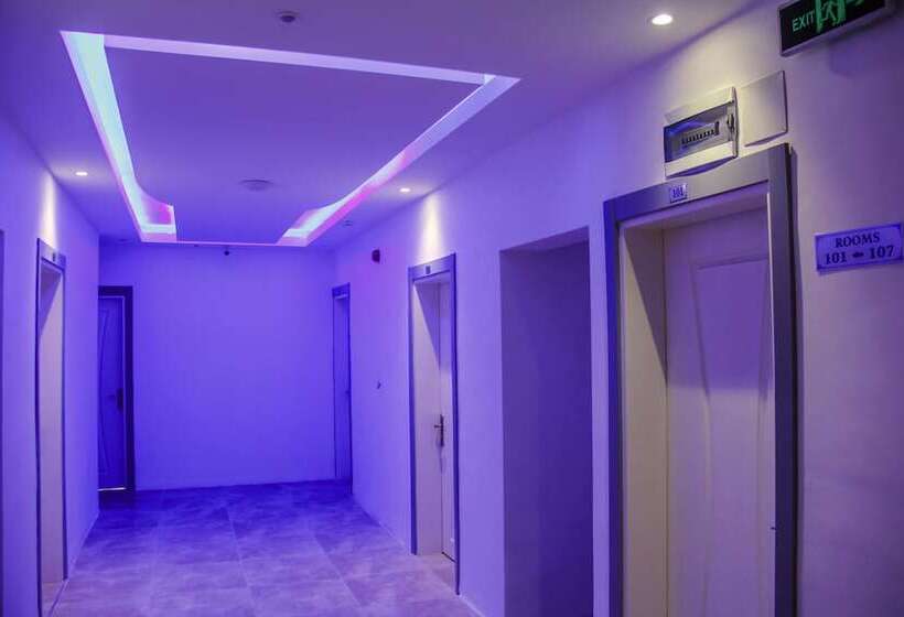 스탠다드 트리플 룸, Aysev