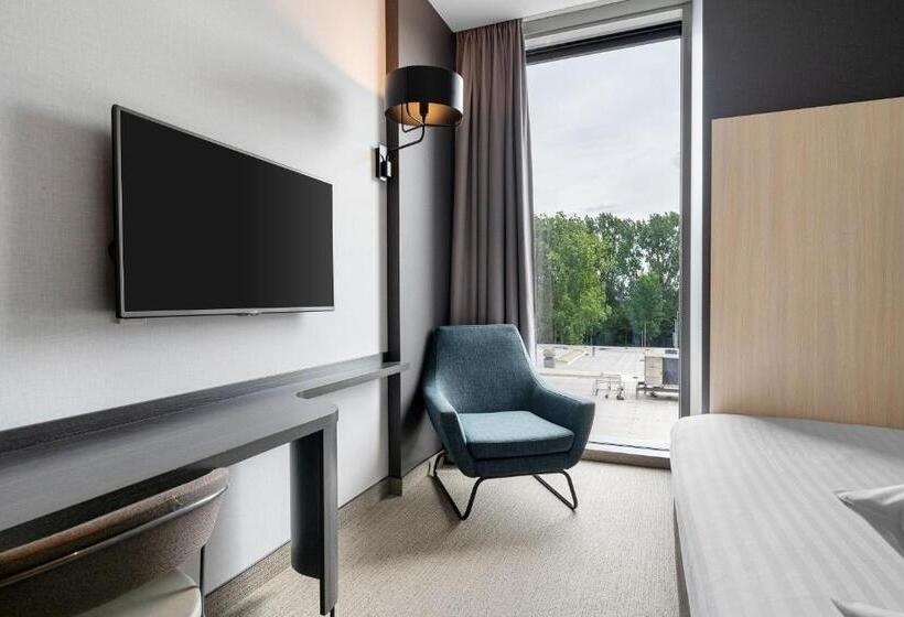 Standard Single Room, Corendon Amsterdam Newwest, A Tribute Portfolio