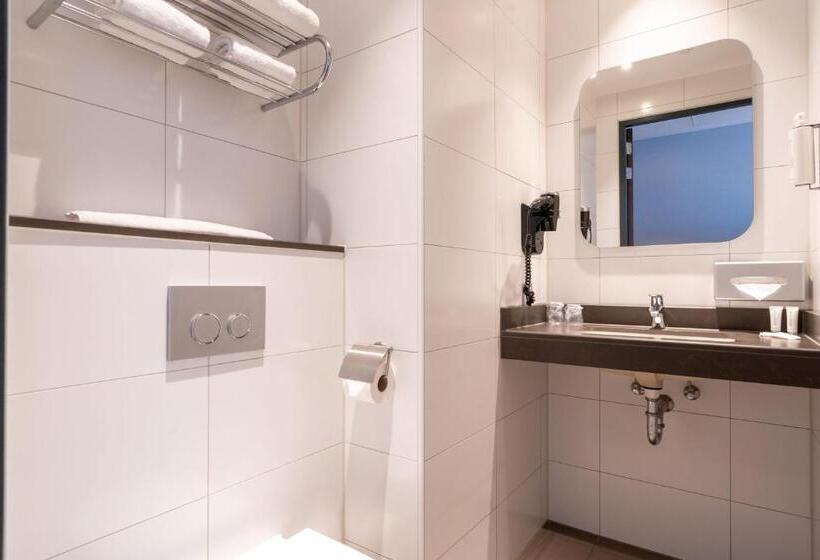 Standard Single Room, Corendon Amsterdam Newwest, A Tribute Portfolio