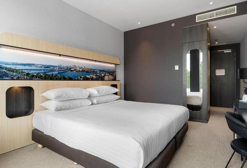 Deluxe Room King Size Bed, Corendon Amsterdam Newwest, A Tribute Portfolio