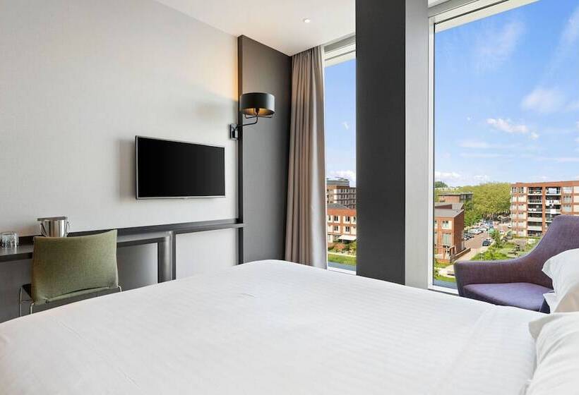 Standard Room, Corendon Amsterdam Newwest, A Tribute Portfolio