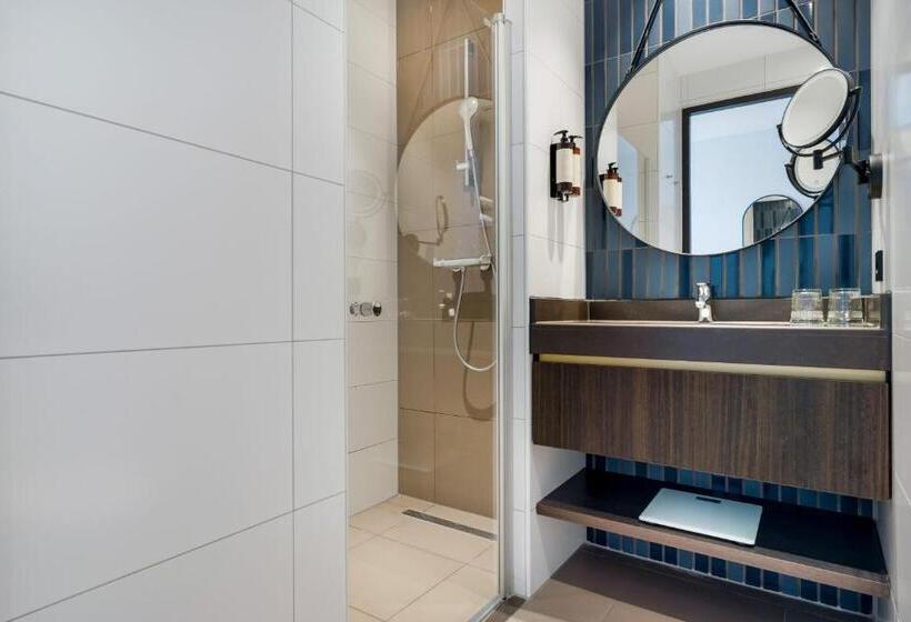 Standard Room, Corendon Amsterdam Newwest, A Tribute Portfolio