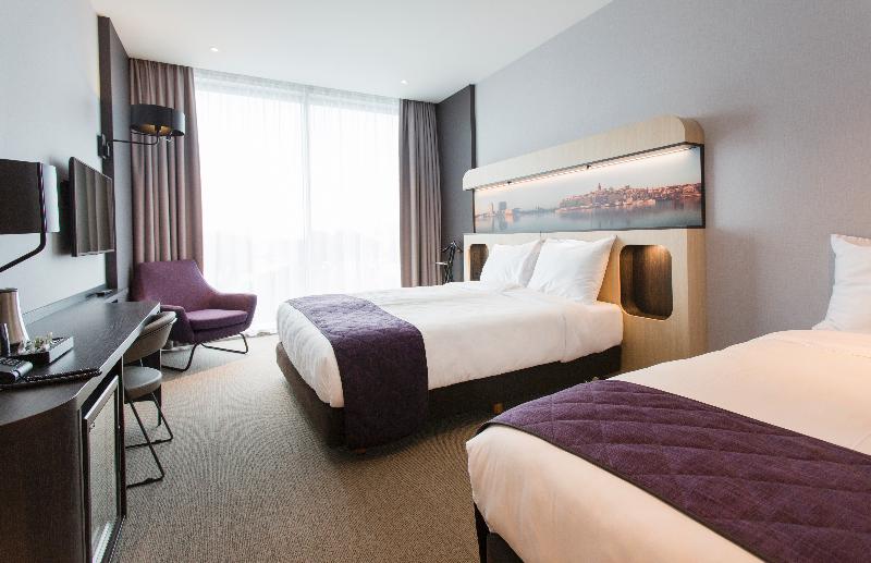Standard Triple Room, Corendon Amsterdam Newwest, A Tribute Portfolio