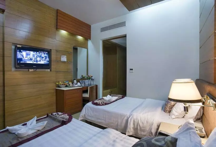 اتاق لوکس, Fars Hotel & Resorts   Bar Buffet Pool Spa