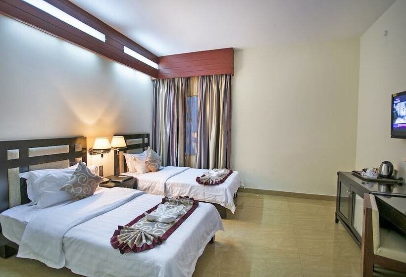 اتاق لوکس, Fars Hotel & Resorts   Bar Buffet Pool Spa