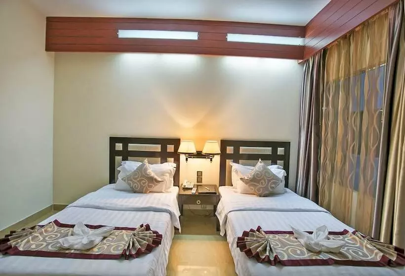 اتاق لوکس, Fars Hotel & Resorts   Bar Buffet Pool Spa