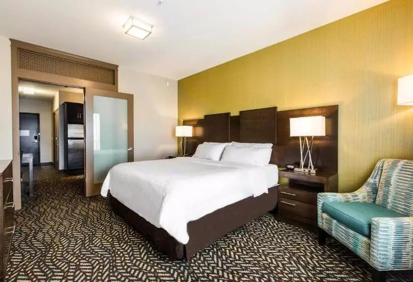 スイート, Holiday Inn Express & Suites Spruce Grove Stony Plain, An Ihg