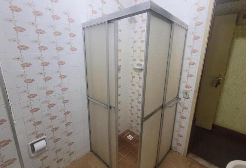 غرفة قياسية فردية, Hotur