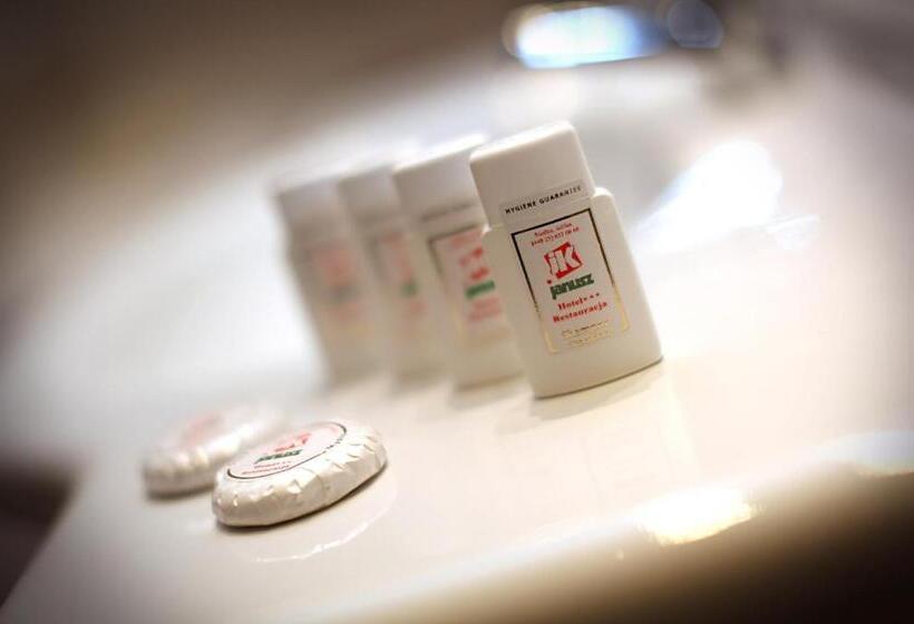 غرفة قياسية, Janusz