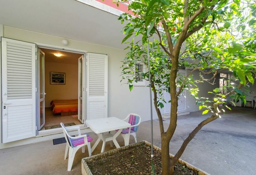 סטודיו סטנדרט עם מרפסת, Kusalo Apartments