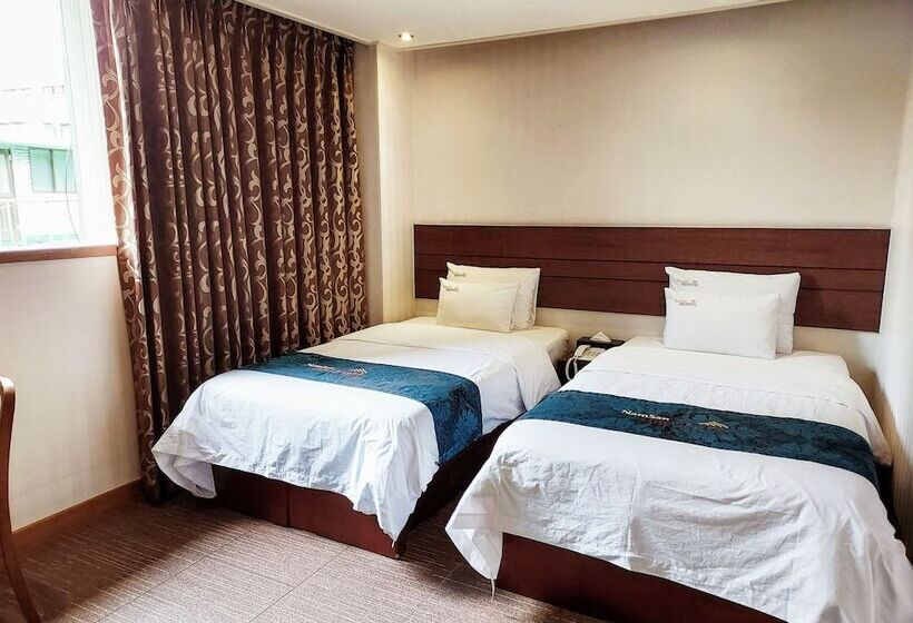 חדר דלוקס, Namsan Hill