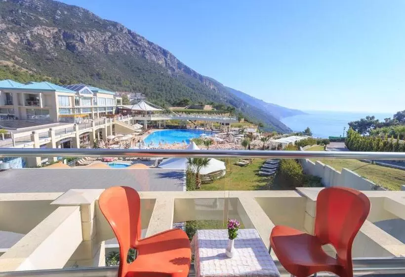 Standard Room with Balcony Side Sea View, Orka Sunlife Resort Hotel And Aquapark