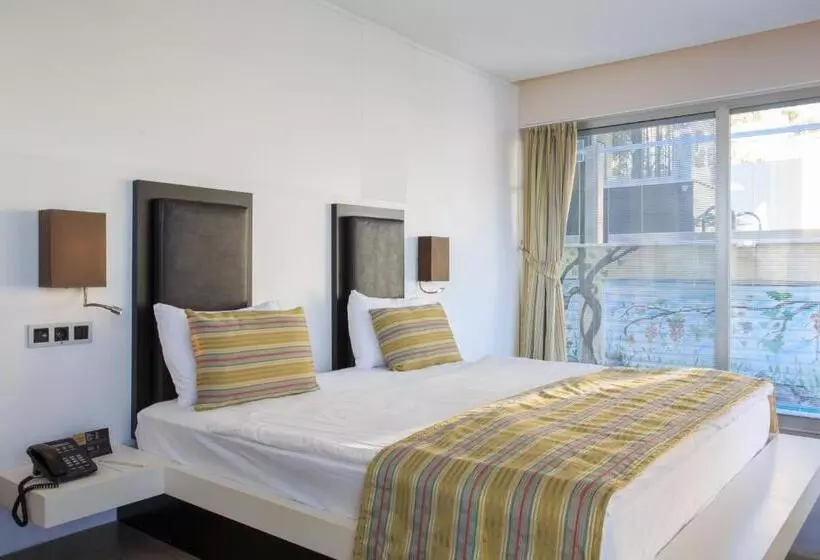 اتاق استاندارد با بالکن, Orka Sunlife Resort Hotel And Aquapark