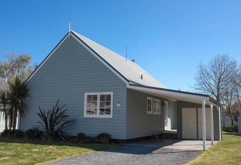 ویلای 2 خوابه, Huka Falls Resort