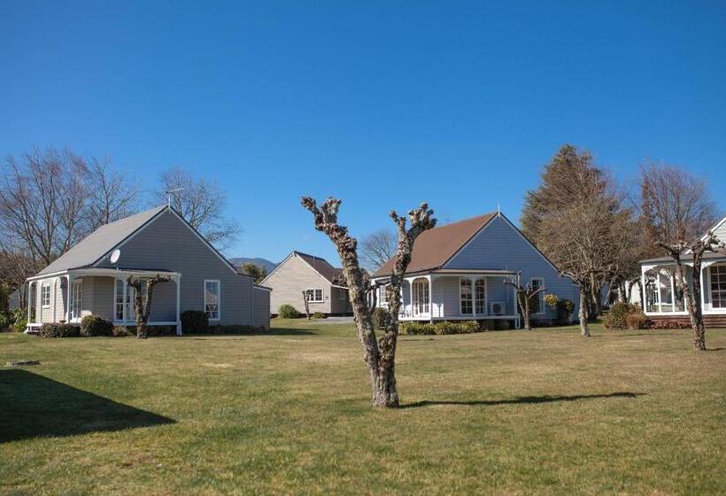 ویلای 2 خوابه, Huka Falls Resort