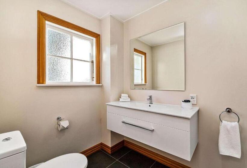 ویلای 3 خوابه, Huka Falls Resort