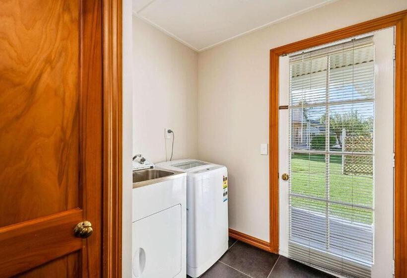 ویلای 3 خوابه, Huka Falls Resort