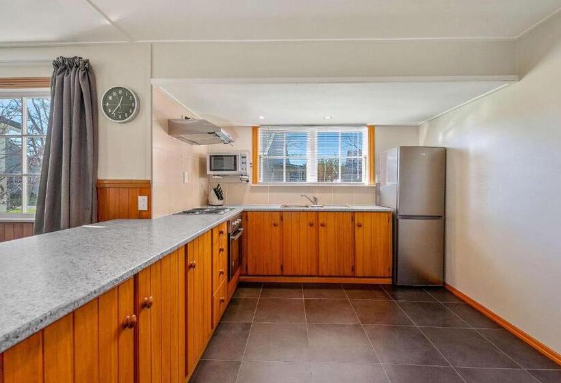 ویلای 3 خوابه, Huka Falls Resort