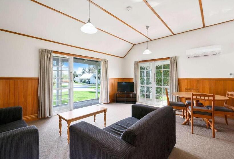 ویلای 2 خوابه, Huka Falls Resort