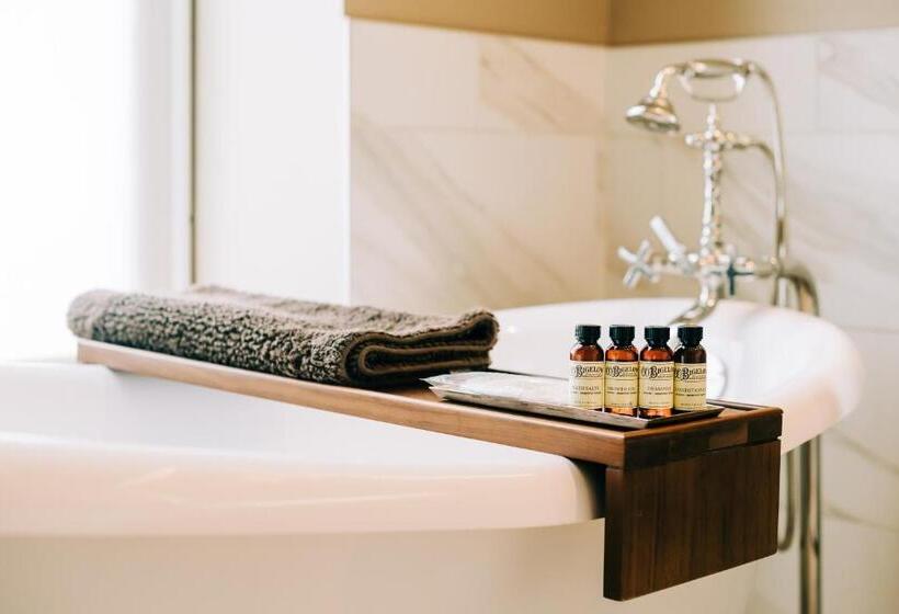 디럭스 스튜디오, The Crawford